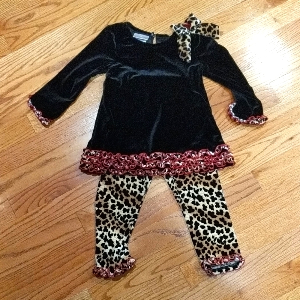 Iris & Ivy Velvet Outfit